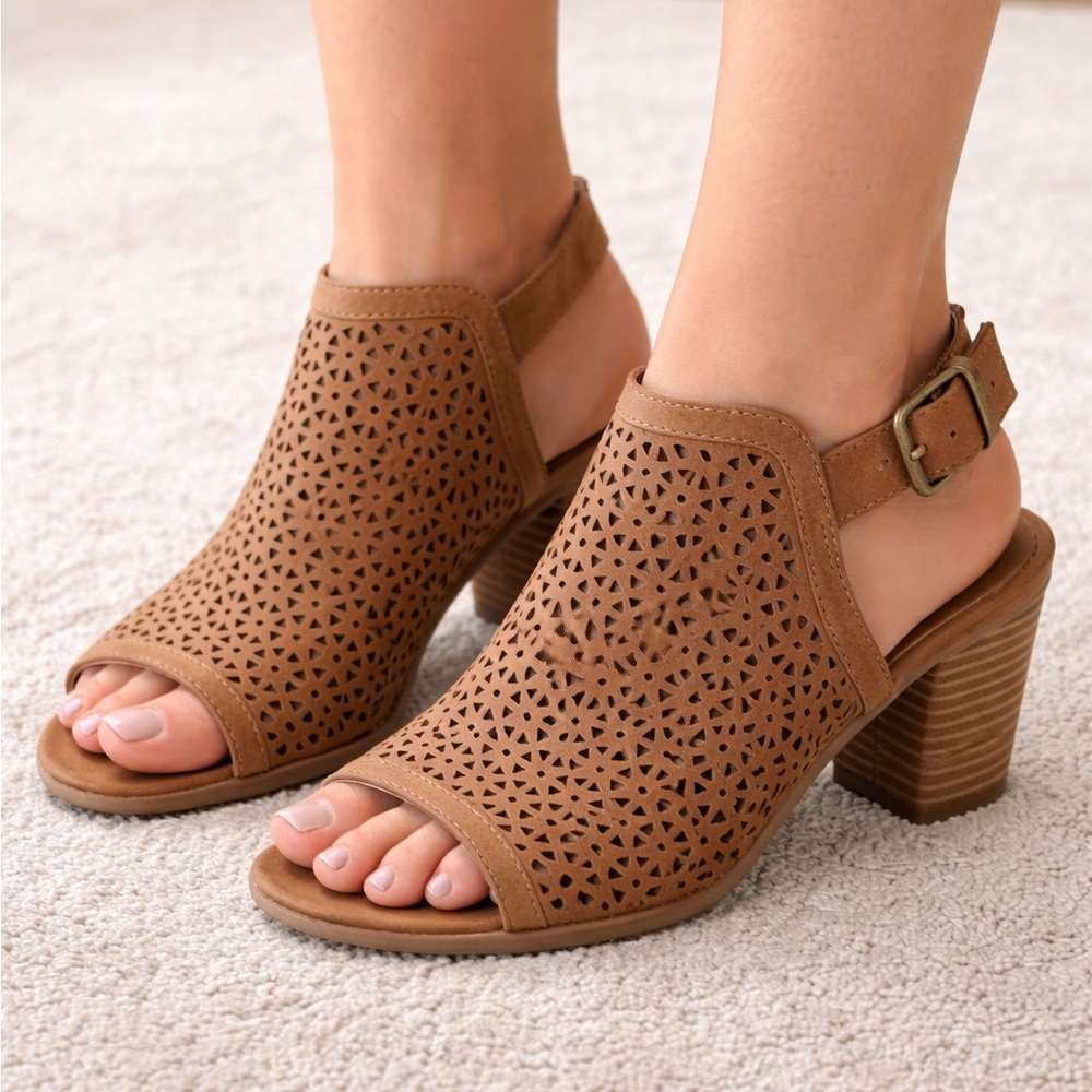 Elegant Tan Women's Heeled Sandals